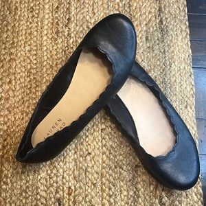 Lauren Conrad Size 6 1/2 Med. scalloped detailed black colored flats